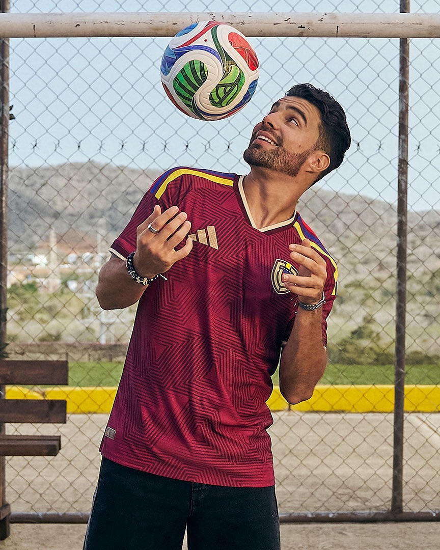 Venezuela Home 26/27
