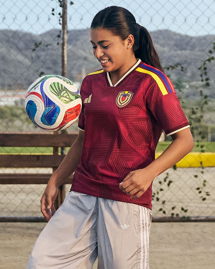 Venezuela Home 26/27
