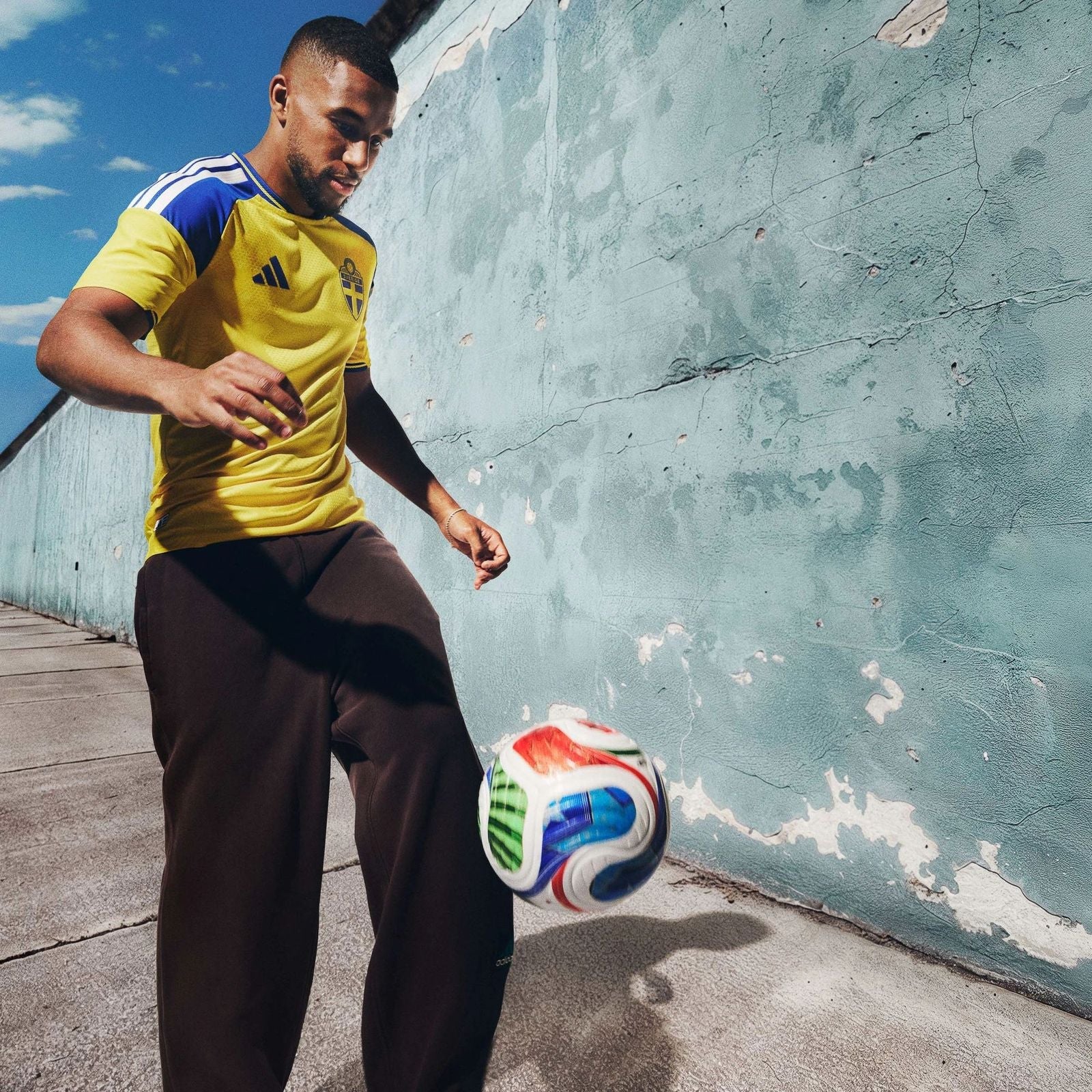 Sweden Home 26/27
