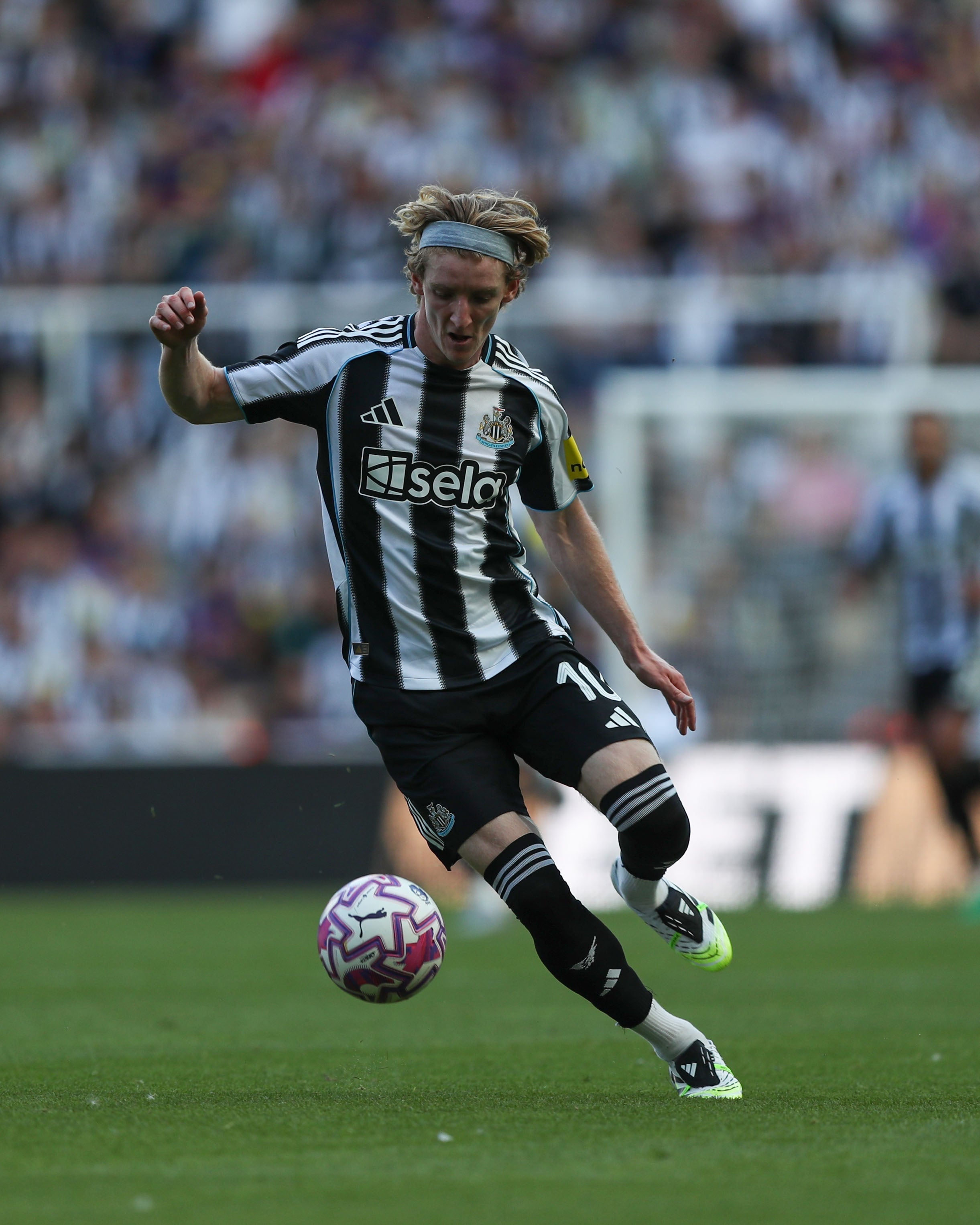 Newcastle United Home 25/26 (Player's Version)